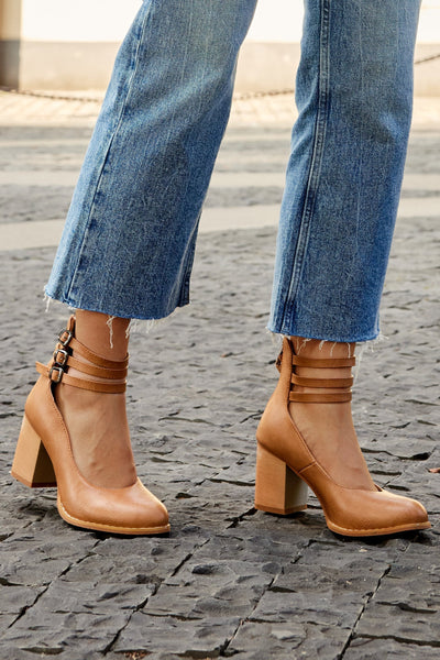 Casilda | Smooth Sandals with Ankle Strap and Thick Sole