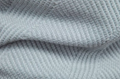 Stylish Men's Sweater with Herringbone Pattern